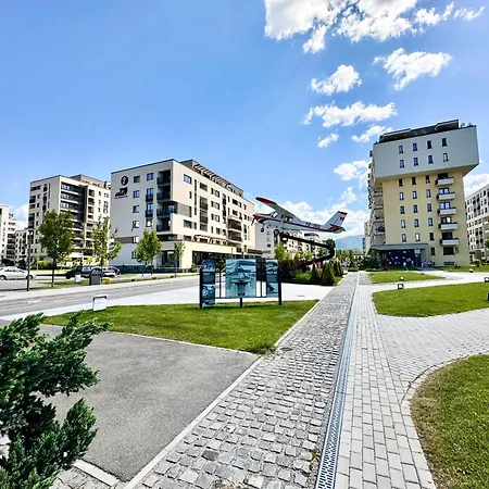 Kasper Coresi Mall - Rise Private Apartments & Suites-2